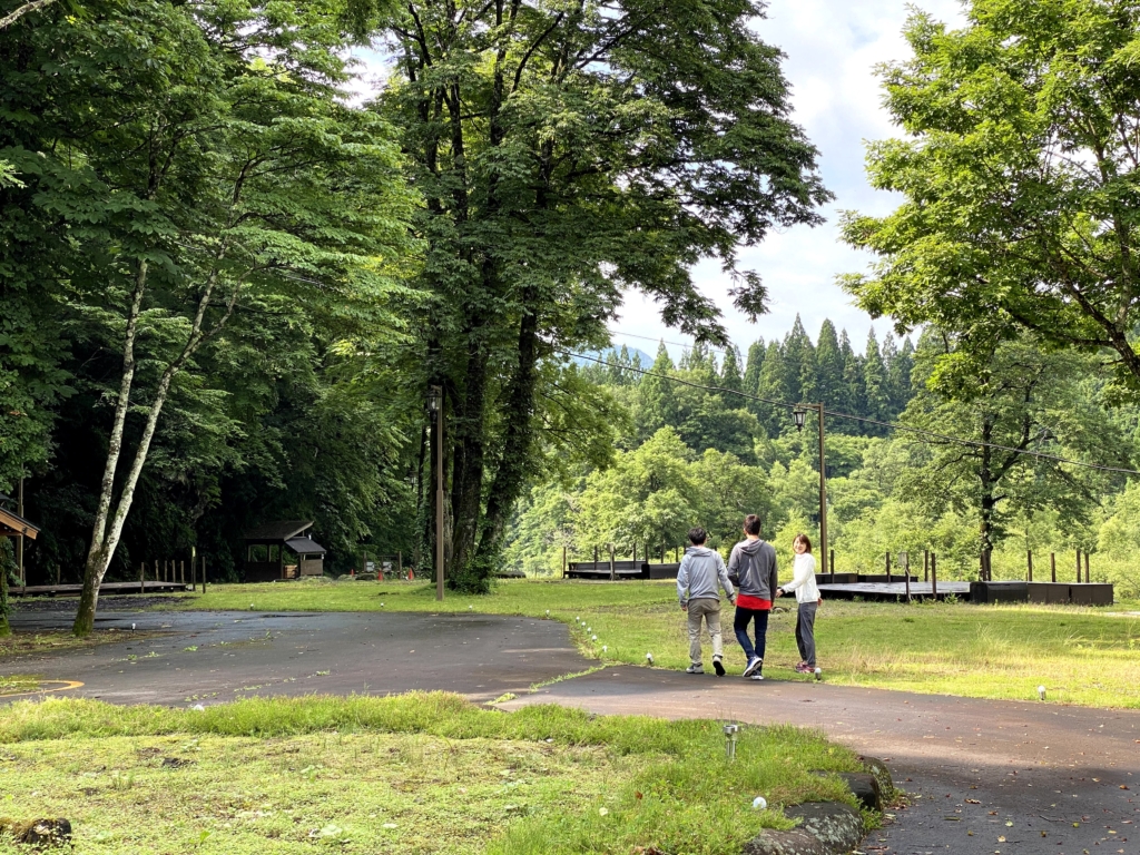 晴れたキャンプ地