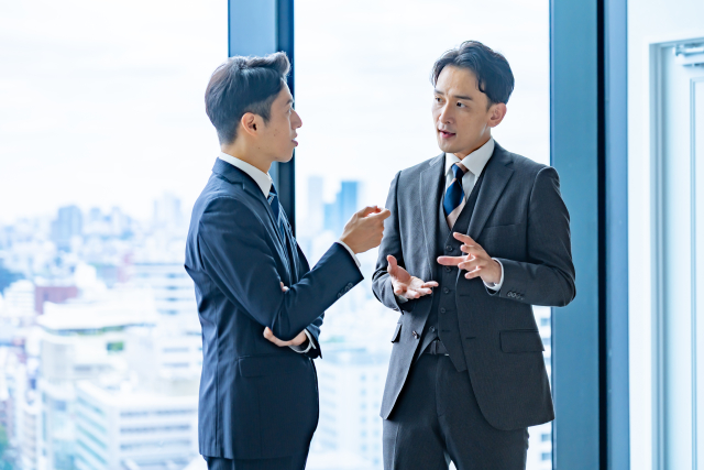 事後報告をして関係が悪くなる２人